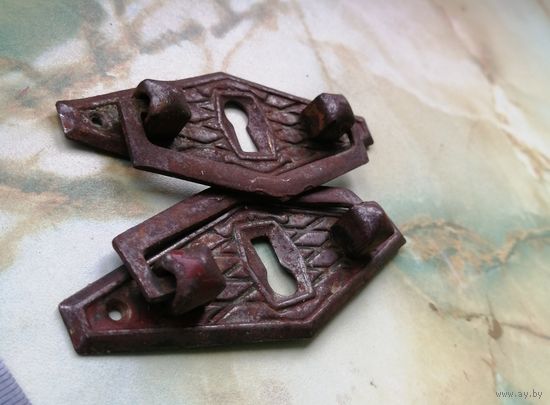 Старинные накладки. Цена за 2