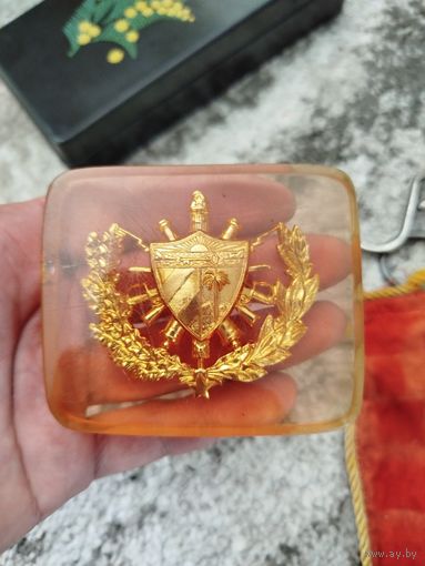 Интересная штучка в заливке,с рубля