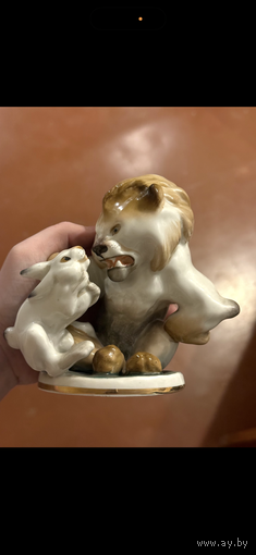 Лев и заяц,фарфор