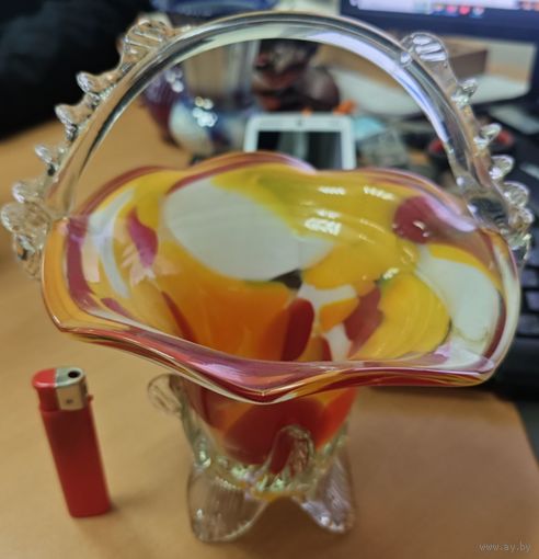 Конфетница корзинка с ручкой, цветное стекло (гутное), СССР, 1980-е гг.