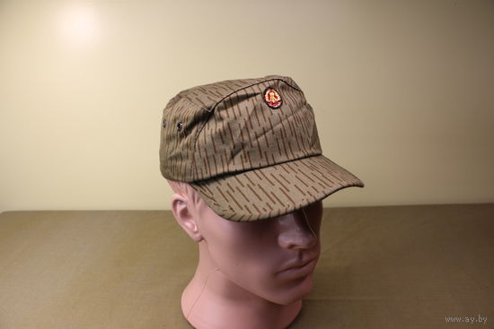 Кепи ГДР, 58 р. новая. Распродажа коллекции вещей. С РУБЛЯ! АУКЦИОН!