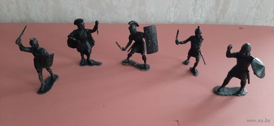 Советские солдатики римляне игрушка ссср. Все на фото.