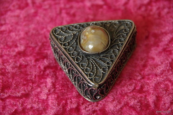 Шкатулка  ( 5 см х 5 см , высота 3 см )