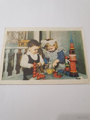 Открытка ,,Мы строим!'' фото Д. Трахтенберга 1963 г.