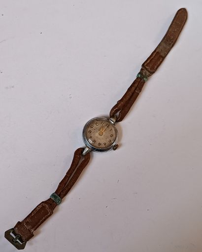 Женские старинные часы с родным ремешком. Все лоты с 1 рубля!