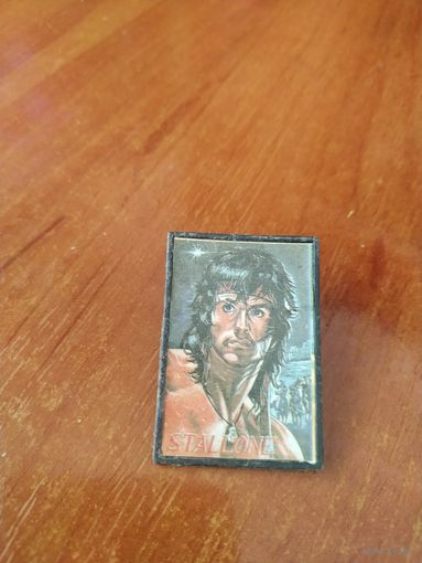 Значок С. Сталоне, пластик.