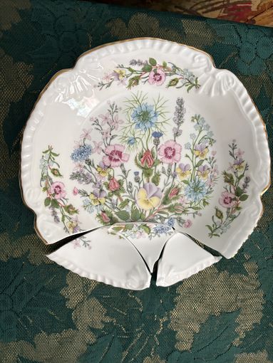 Тарелка Цветы Aynsley Англия в ремонт или для творчества