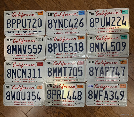 Автомобильный номеР США (штат Калифорния) два одинаковых номера, перед и зад.