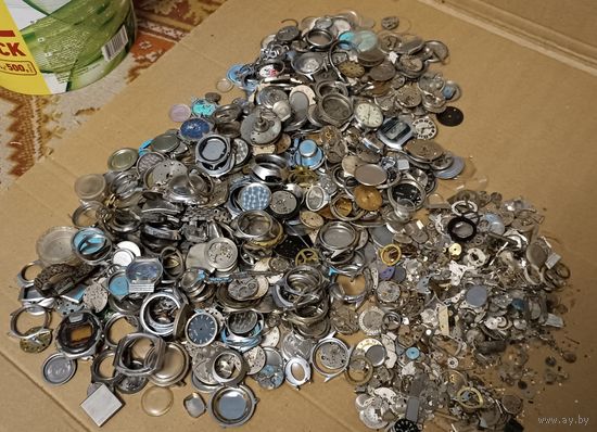 Огромный лот часовых запчастей. Более 4 кг. С 1 рубля!