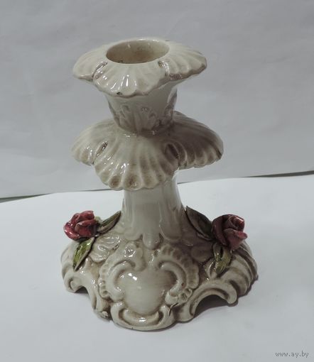 Подсвечник фарфоровый 70-е годы Европа. Высота 11 см.