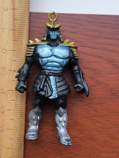 Брелок из 90x Шредор