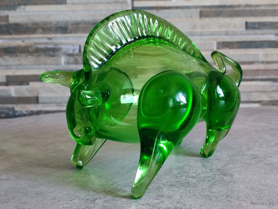 Зубр, цветное стекло