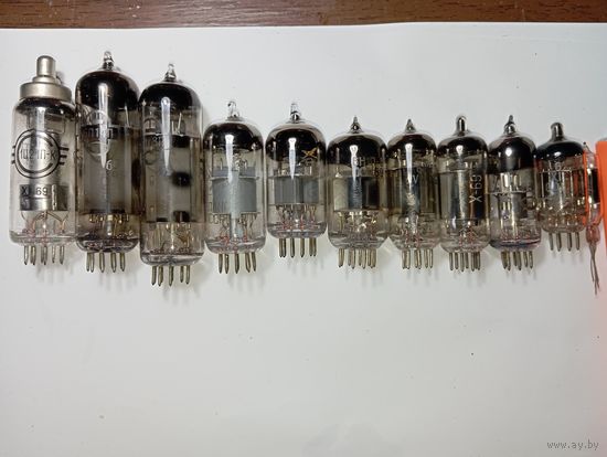 Лампы от телевизора ЗОРЬКА 2-1 1969 - 1970 года . 1Ц21П , 6П14П , 6П18П , 6К13П , 6Н23П , 6Н1П , 6Ж5П , 6Ж38П , 6Х2П , ТХ4Б . .