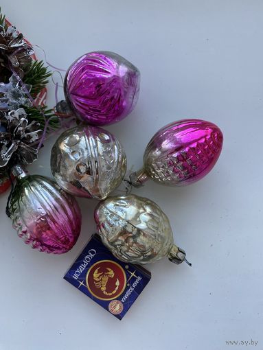 Лот елочных игрушек.