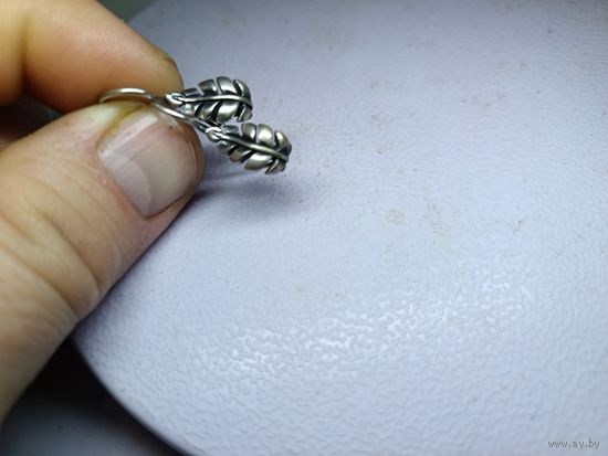 С рубля без мц. сережки "Лепестки", лЗвезда875пр. .5МЮ дл 2.2см.