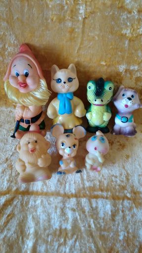 Игрушки резиновые СССР одним лотом, игрушки ссср: гном, кот, крокодил,  собачка,мышка. ...