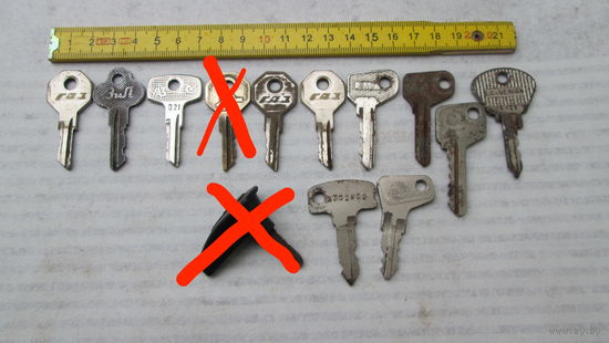 Ключи зажигания автомобилей старинных.Цена за все .