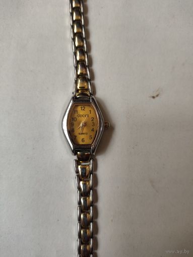 Часы женские Gucci