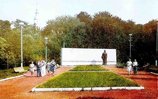 Г. Тула Памятник тулякам - Героям СССР