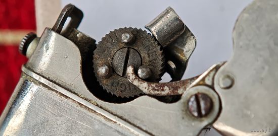 Бензиновая зажигалка  , в ремонт