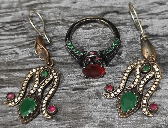 Гарнитур. Мельхиор с камнями. Дубай.