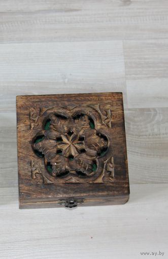 Деревянная, индийская шкатулка.