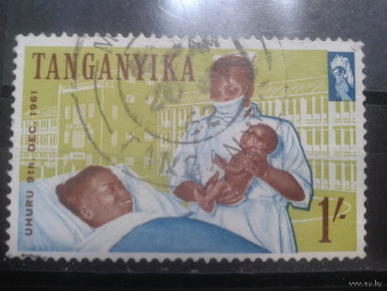 Танганьика, 1961. Медсестра с матерью и ребенком