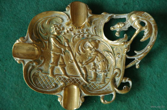 Пепельница , латунь   ( 12 ,5 х 16,5 см )