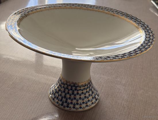 Фруктовница . Кобальтовая сетка , фарфор , золочение . ЛФЗ