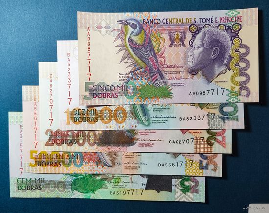 Сан-Томе и Принсипи, набор из 5 банкнот 5000 - 100000 добра 1996 - 2013 г, номера на *717, UNC