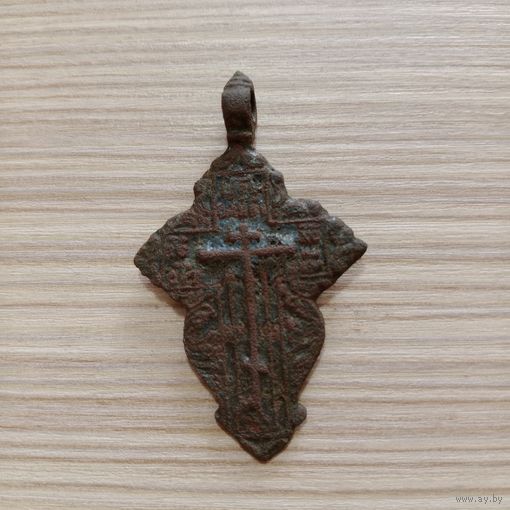 Нательный крестик лепесток с остатками эмали