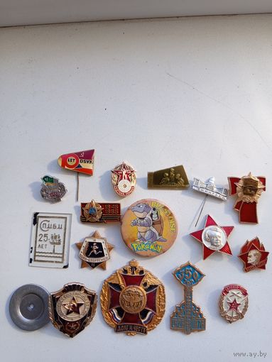 Сборный лот значков.