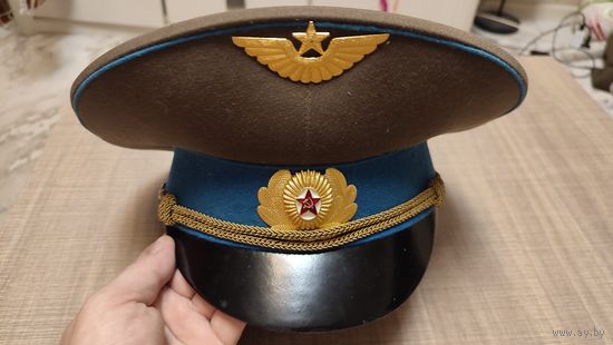 Фуражка ВВС ВДВ СССР примерно 53 размер,пошита в отелье под заказ ,состояние