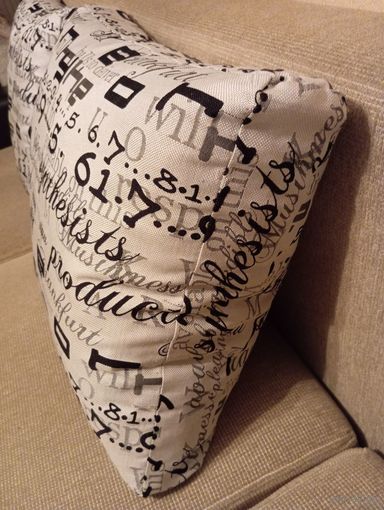 - ПОДУШКИ-СПИНКИ 3 шт от импортного дивана