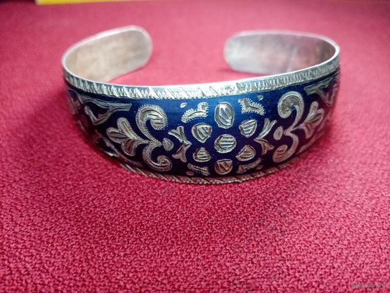 С рубля без мц. браслет 20гр. Звезда925  23М2  ширина 6.5см.