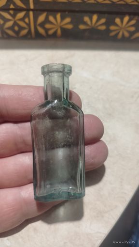 Старинный бутылек