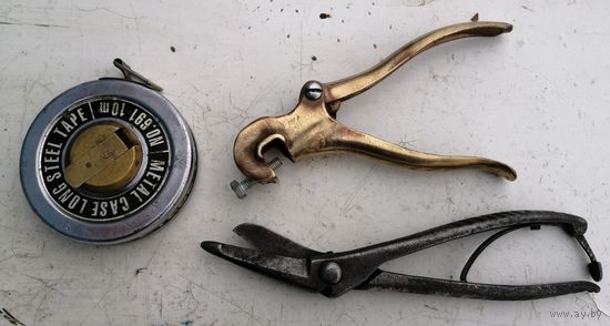 Немецкая рулетка, спецножницы Omega Solingen и латунное правило для пилы.
