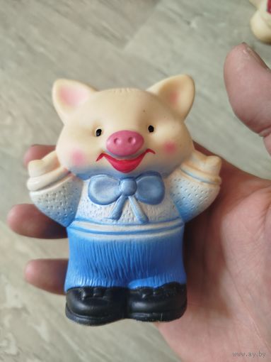 Игрушка ссср,хрюша,,с рубля