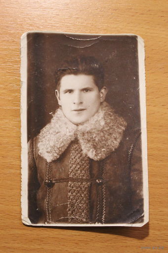 Фото 1946 года, размер 13.5*8 см.