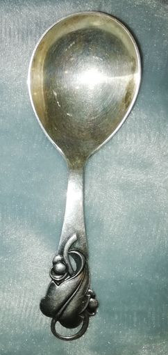 Старинная ложка для сливок или мармелада. Серебро. Дания. 30-е годы.