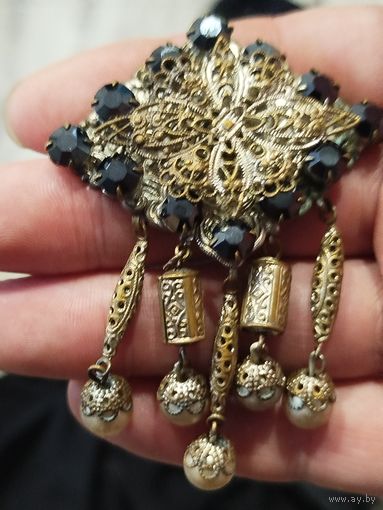 Шикарная крупная,красивейшая брошь времён СССР,с рубля!