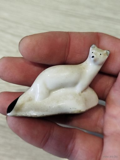 Маленькая ласка,горностай,не частая статуэтка с рубля