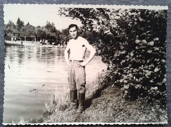 Минск. В доме отдыха "Ждановичи". 1952 г. 8х11 см.