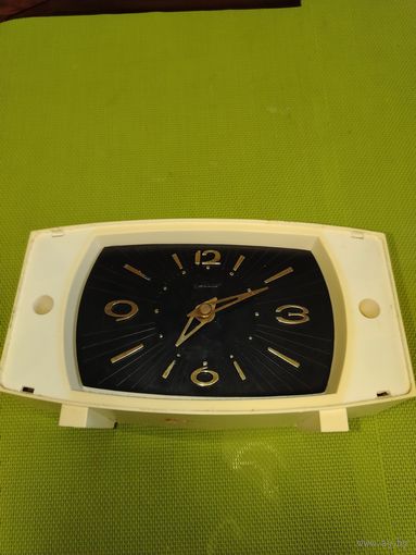 Часы "Маяк" механические рабочие. Ретро СССР.