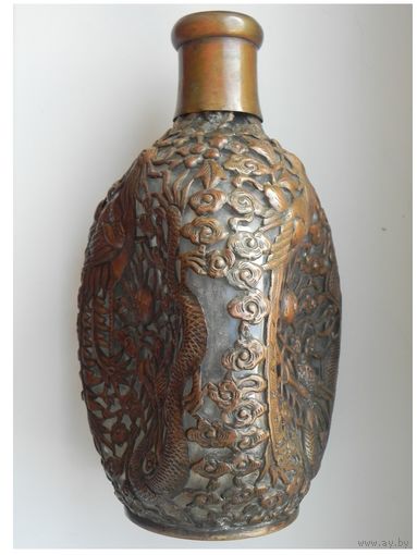 Стеклянный треугольный графин старый Китай