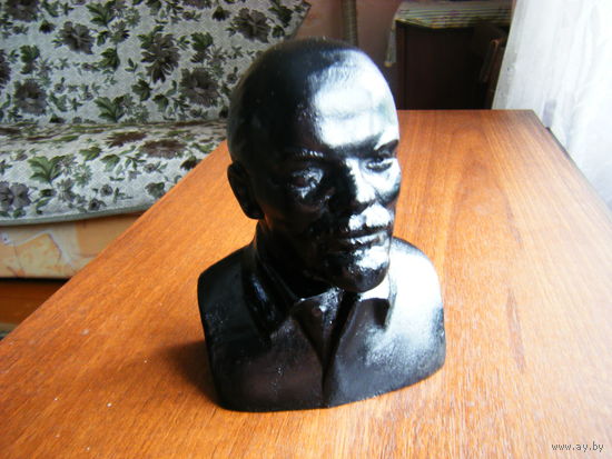 Ленин. Чугун. Куса.