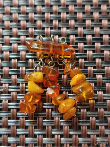 Подвеска янтарь.