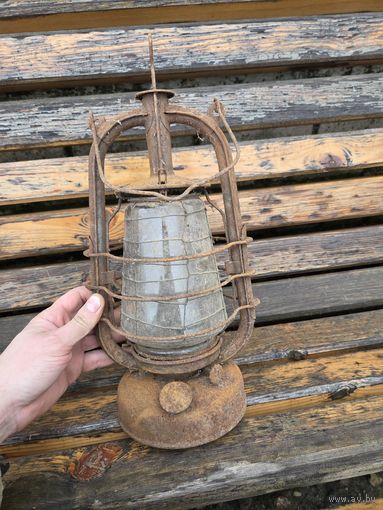 Старая керосиновая лампа