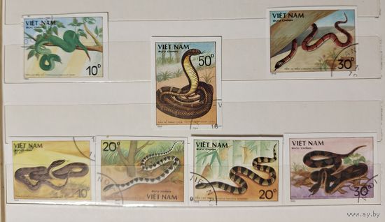 РАСПРОДАЖА КОЛЛЕКЦИИ. Вьетнам. марки беззубцовые "змеи"