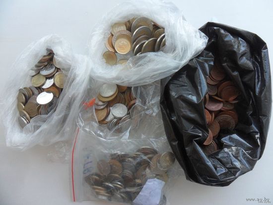 На УДАЧУ. СТАРТ с 24 коп!!! - 24 монеты - АМЕРИКА, ЕВРОПА, АЗИЯ. Из мешка. (Возможны повторы).